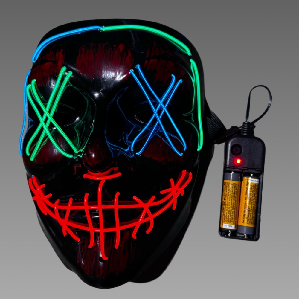 NWT LED Light-Up Mask with Battery‎ Pack